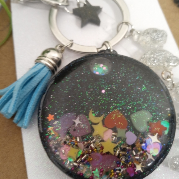 Fun liquid waterfall shaker resin keychain - Picture 2 of 16